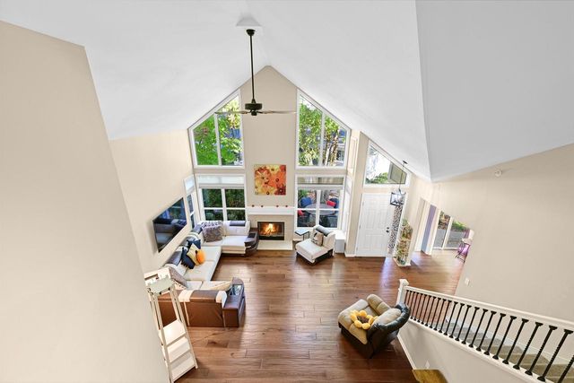 14241 W Waterford Square DRIVE, New Berlin, WI 53151