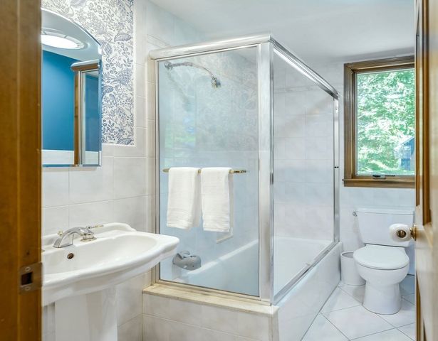 19 Gail St, Topsfield, MA 01983