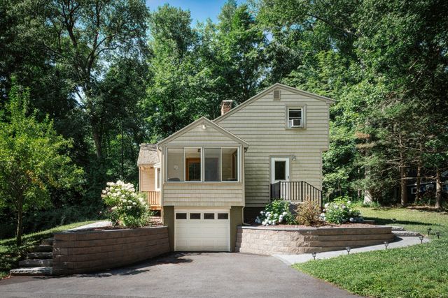 19 Gail St, Topsfield, MA 01983