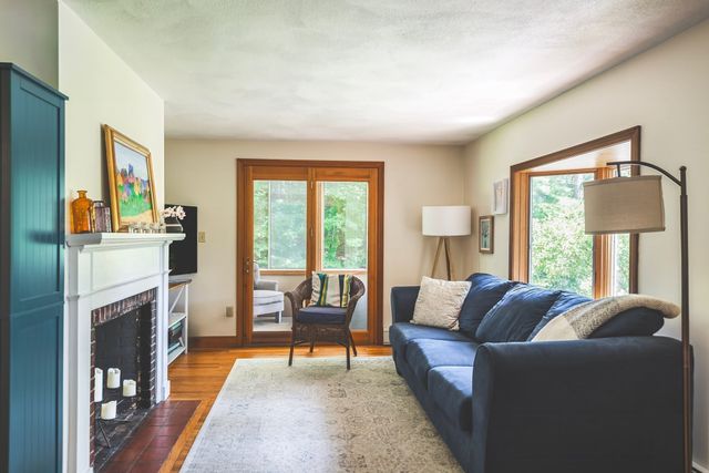 19 Gail St, Topsfield, MA 01983