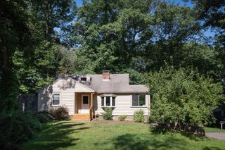 19 Gail St, Topsfield, MA 01983
