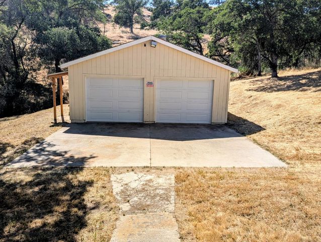38227 Squaw Valley Road, Yokuts Valley, CA 93675
