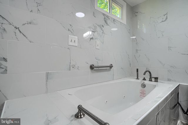 9500 POWDERHORN LN, Baltimore, MD 21234