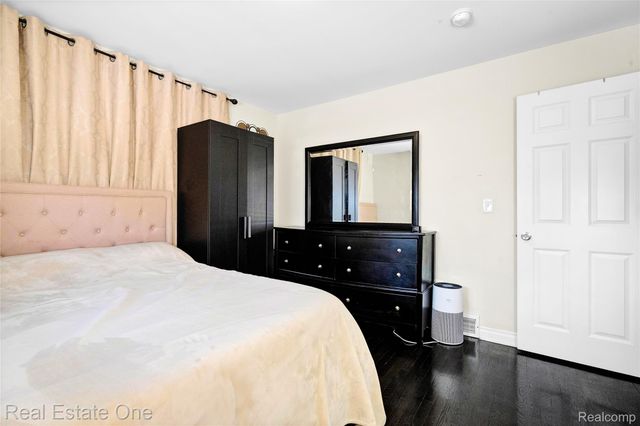 33395 Florence Street, Garden City, MI 48135