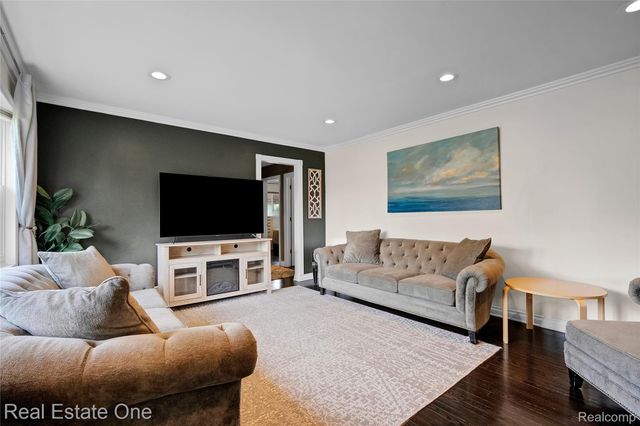 33395 Florence Street, Garden City, MI 48135