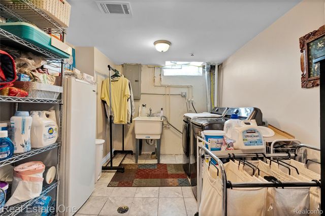 33395 Florence Street, Garden City, MI 48135
