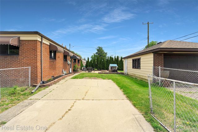 33395 Florence Street, Garden City, MI 48135