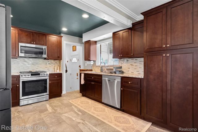 33395 Florence Street, Garden City, MI 48135