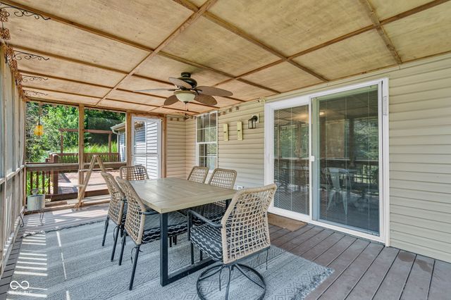 216 Creekview Circle, Mooresville, IN 46158