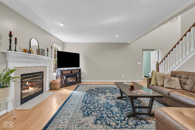 216 Creekview Circle, Mooresville, IN 46158