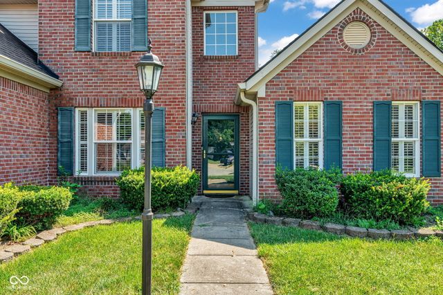 216 Creekview Circle, Mooresville, IN 46158