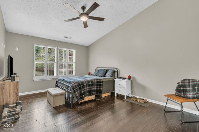 216 Creekview Circle, Mooresville, IN 46158