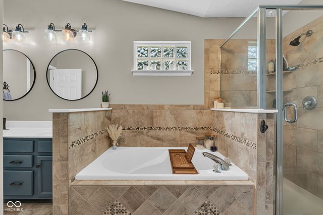 216 Creekview Circle, Mooresville, IN 46158