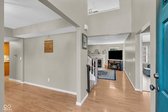 216 Creekview Circle, Mooresville, IN 46158