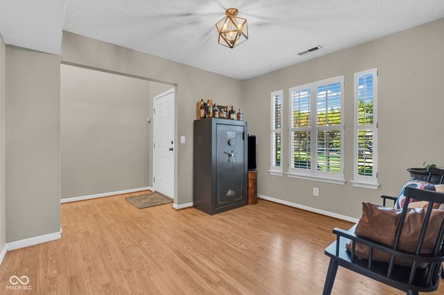 216 Creekview Circle, Mooresville, IN 46158