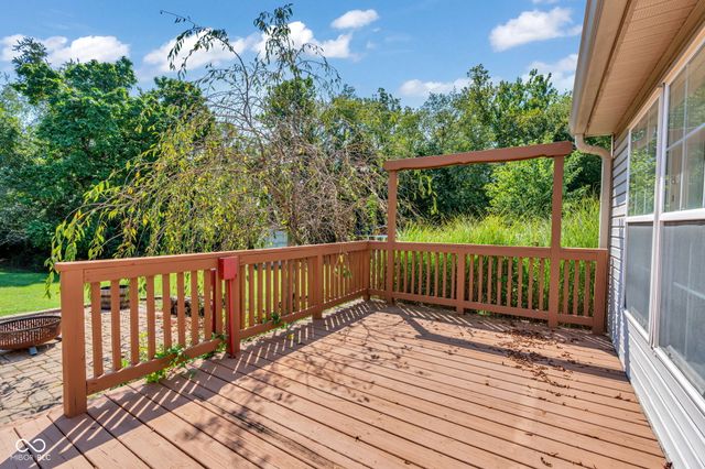216 Creekview Circle, Mooresville, IN 46158