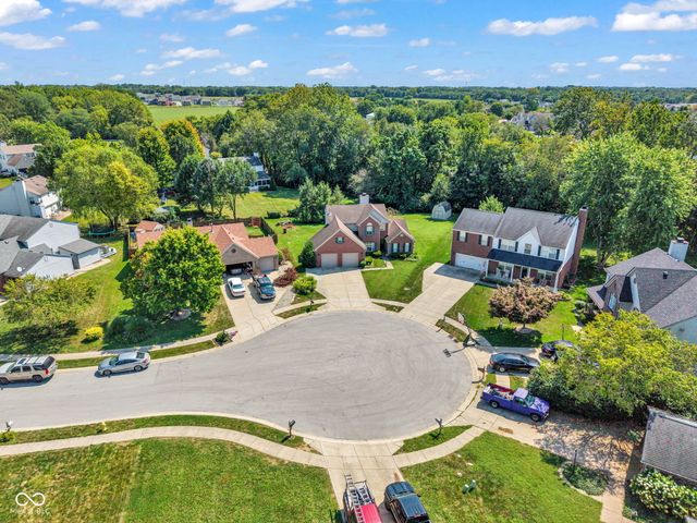 216 Creekview Circle, Mooresville, IN 46158