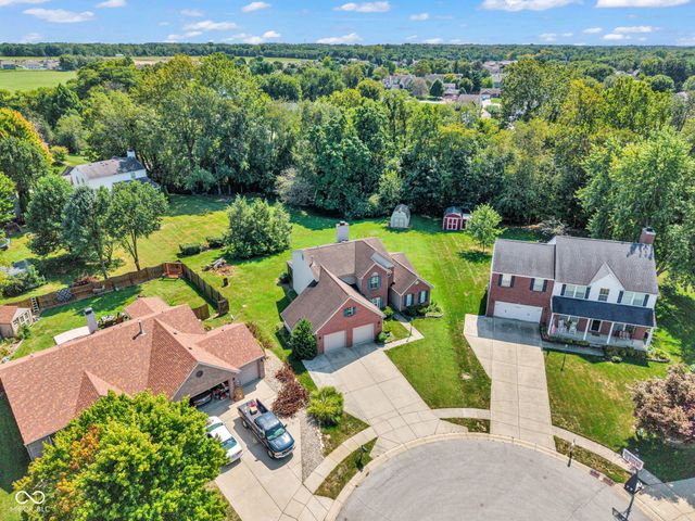 216 Creekview Circle, Mooresville, IN 46158