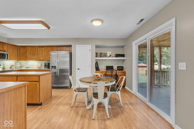 216 Creekview Circle, Mooresville, IN 46158