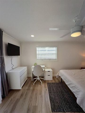 914 N Ocean Breeze 1 1, Lake Worth, FL 33460