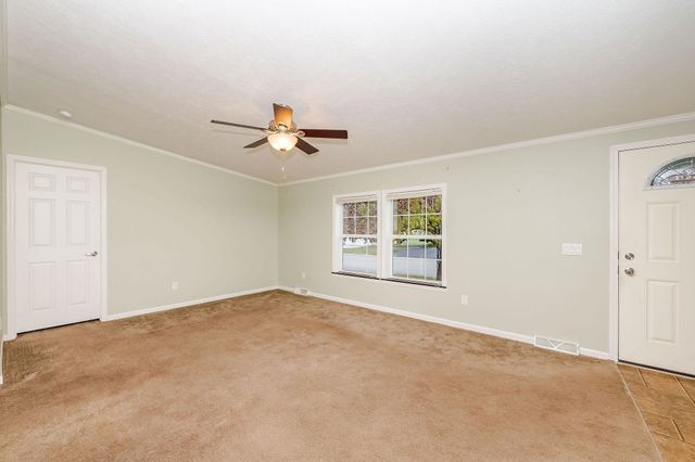 16 Edmund Meadow Lane, Hampstead, NH 03841