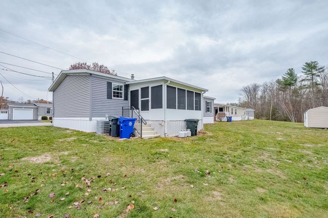 16 Edmund Meadow Lane, Hampstead, NH 03841