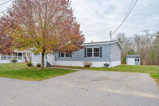 16 Edmund Meadow Lane, Hampstead, NH 03841