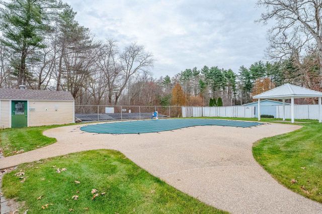 16 Edmund Meadow Lane, Hampstead, NH 03841