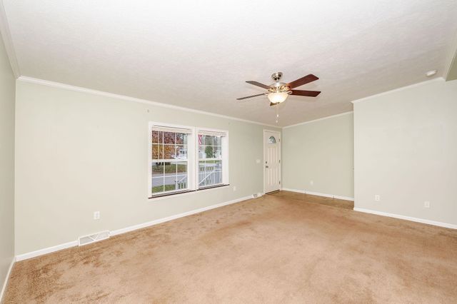 16 Edmund Meadow Lane, Hampstead, NH 03841