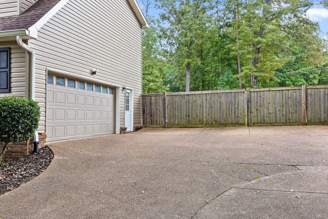 2124 Burnt Hickory Drive, Chattanooga, TN 37421