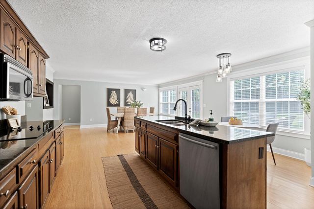 2124 Burnt Hickory Drive, Chattanooga, TN 37421