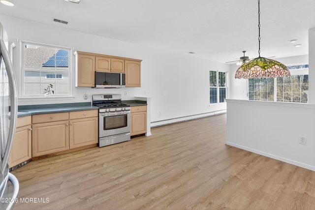 22 Springlawn Drive, Lakewood, NJ 08701