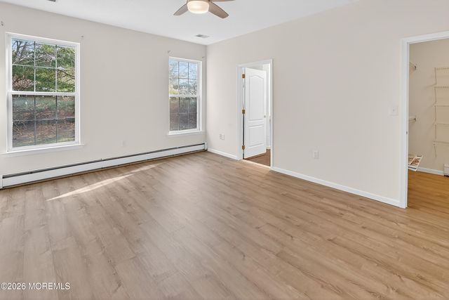 22 Springlawn Drive, Lakewood, NJ 08701