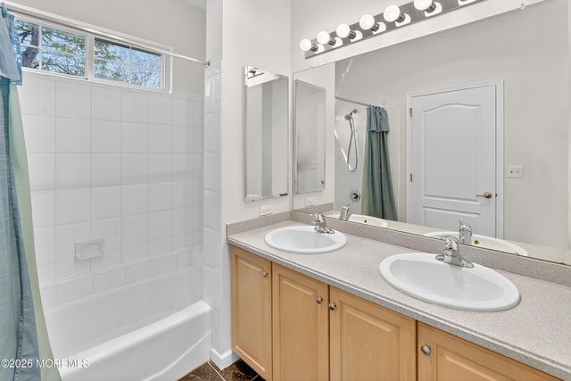 22 Springlawn Drive, Lakewood, NJ 08701