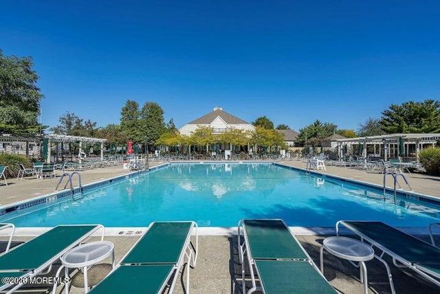 22 Springlawn Drive, Lakewood, NJ 08701