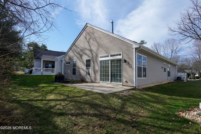 22 Springlawn Drive, Lakewood, NJ 08701