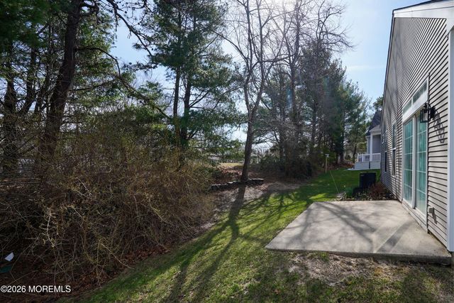 22 Springlawn Drive, Lakewood, NJ 08701