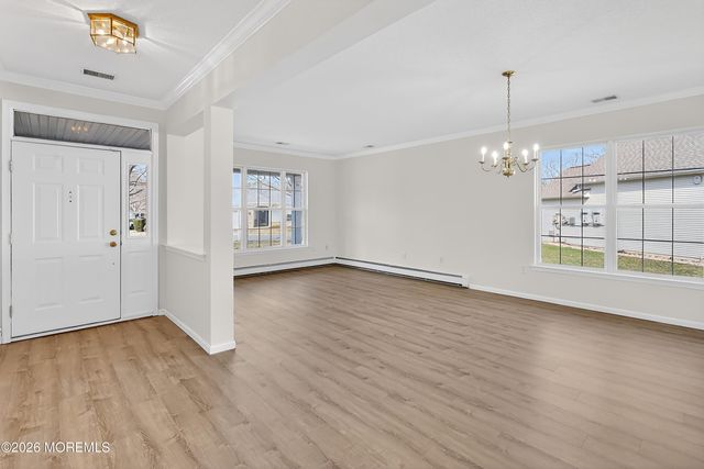 22 Springlawn Drive, Lakewood, NJ 08701