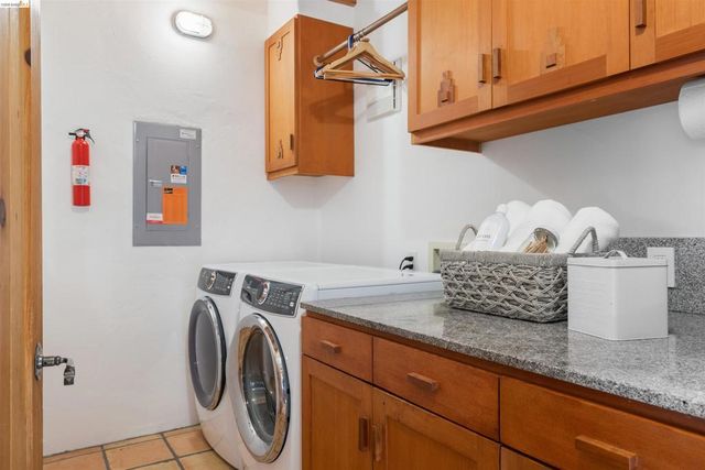 1102 1102 Grand View Drive, Berkeley, CA 94705