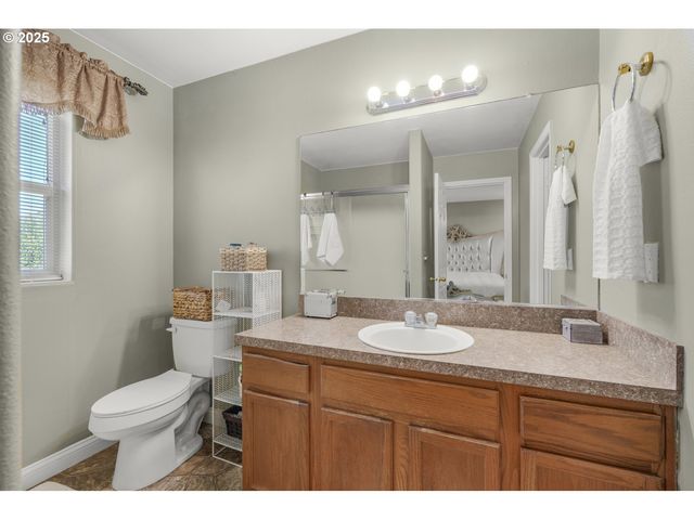 1273 CONSTITUTION Ave, Woodburn, OR 97071