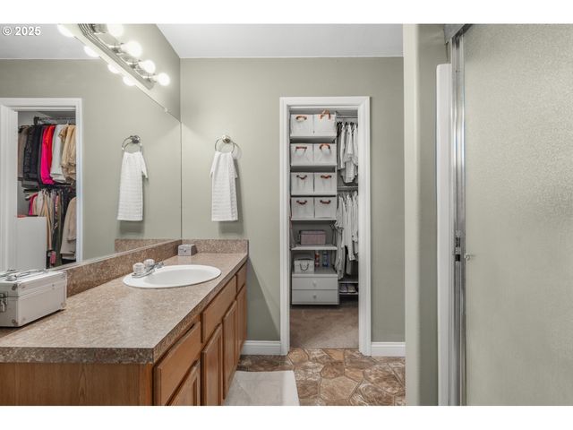 1273 CONSTITUTION Ave, Woodburn, OR 97071