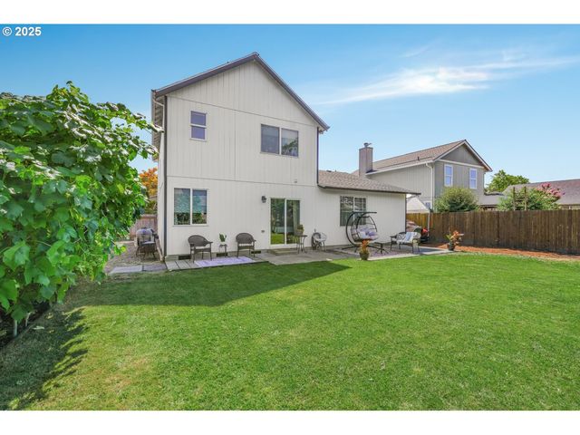 1273 CONSTITUTION Ave, Woodburn, OR 97071