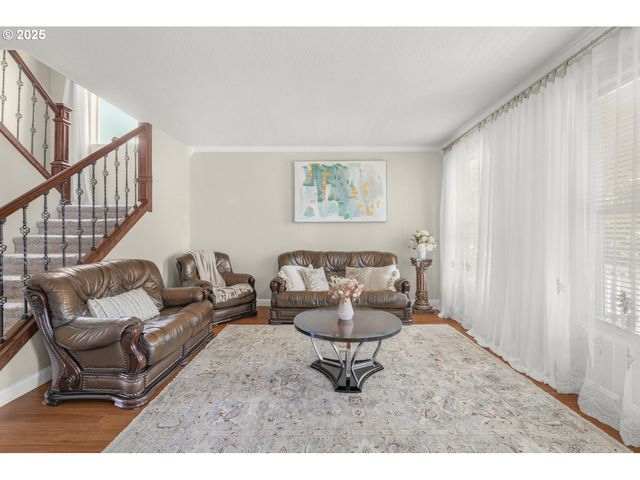 1273 CONSTITUTION Ave, Woodburn, OR 97071