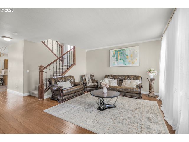 1273 CONSTITUTION Ave, Woodburn, OR 97071