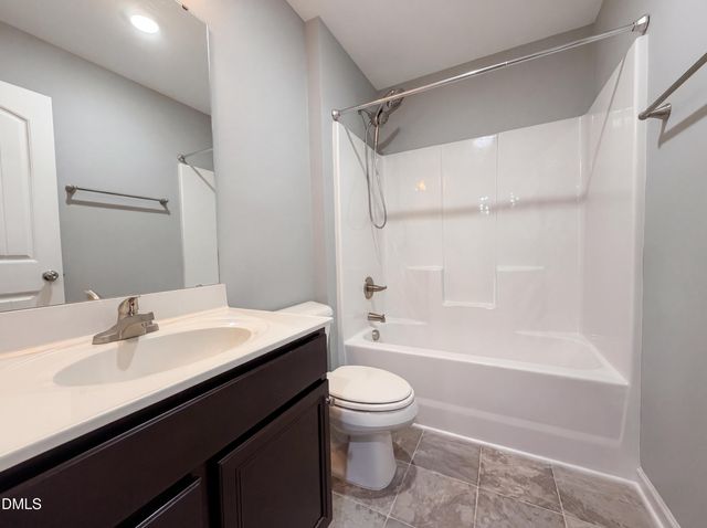 1805 Shady Knoll Lane, Fayetteville, NC 28314