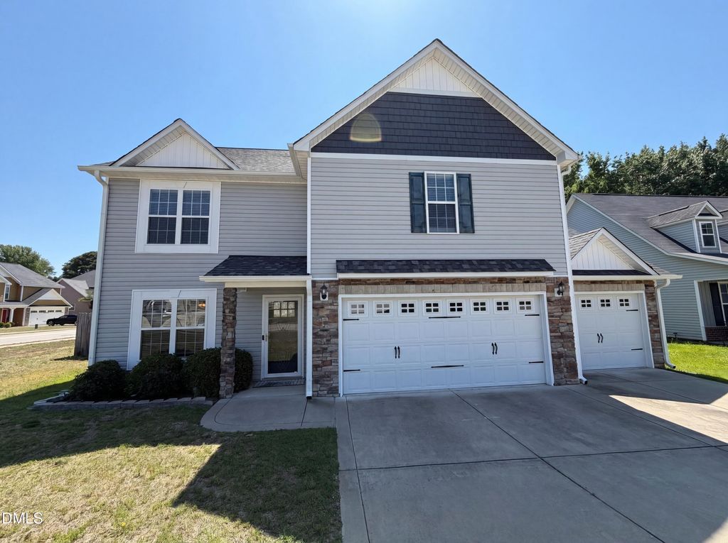 1805 Shady Knoll Lane, Fayetteville, NC 28314