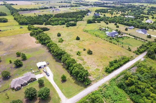 10843 E Line Road, Trenton, TX 75490