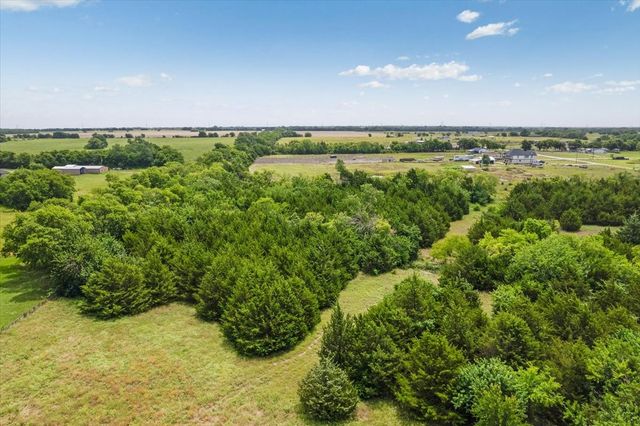 10843 E Line Road, Trenton, TX 75490