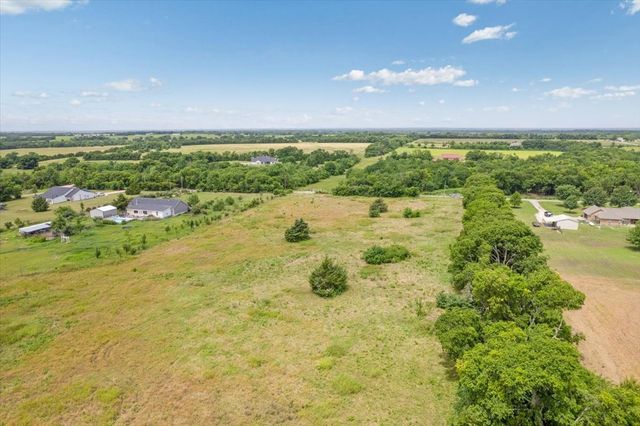 10843 E Line Road, Trenton, TX 75490