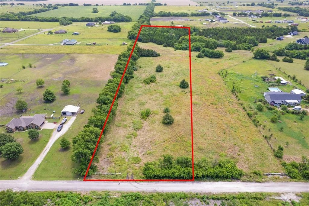 10843 E Line Road, Trenton, TX 75490